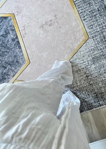 Bol Kesim Beyaz Keten Midi Pantolon - Görsel 4