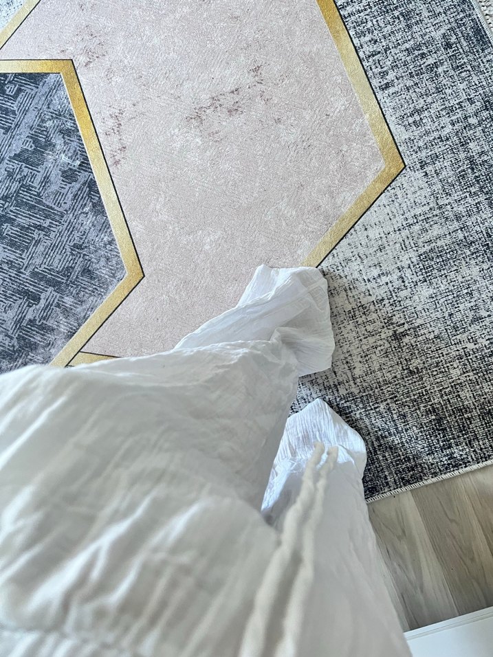 Bol Kesim Beyaz Keten Midi Pantolon - Görsel 4