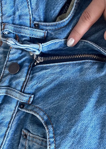 Düğmeli Açık Mavi Bol Kesim Kadın Midi Kot Pantolon - Görsel 5