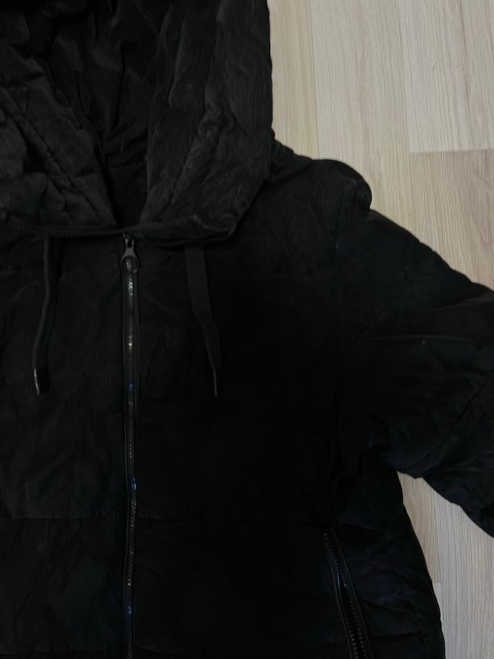 mavi jeans Siyah Kapüşonlu Kadın Kışlık mont - Görsel 3