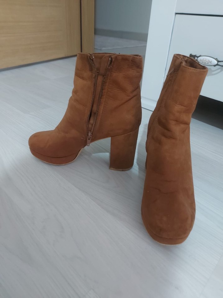 Kahverengi Süet Kadın Topuklu Bot - Görsel 2