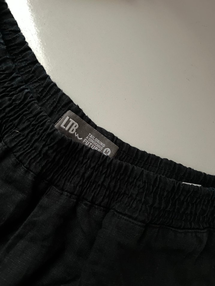 Siyah Rahat Kesim Keten Şort - Görsel 3