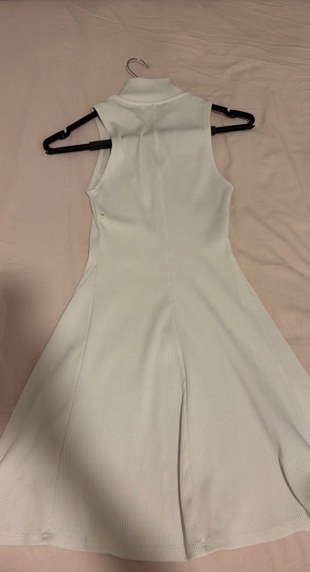 Beyaz Yüksek Yakalı Mini Elbise - Görsel 3