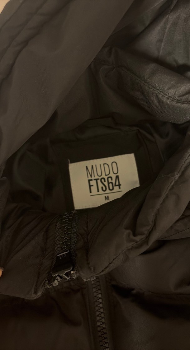 Siyah Kadın Puff Mont, Yüksek Yakalı - Görsel 2