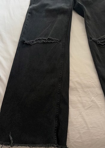 Siyah Yırtık Detaylı Kadın Jean - Görsel 2