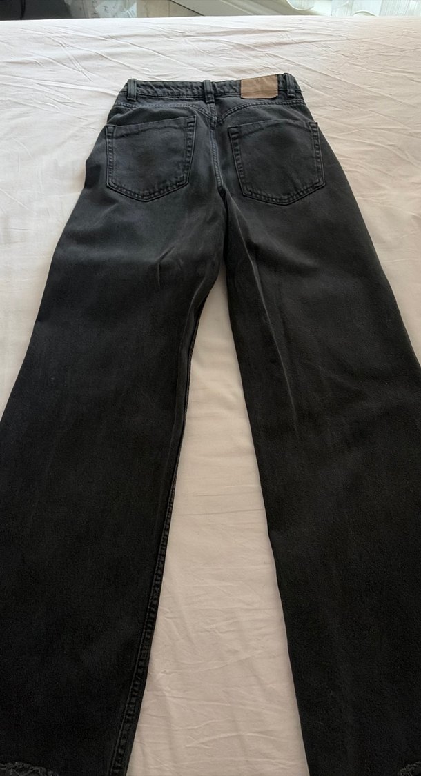 Siyah Yırtık Detaylı Kadın Jean - Görsel 4