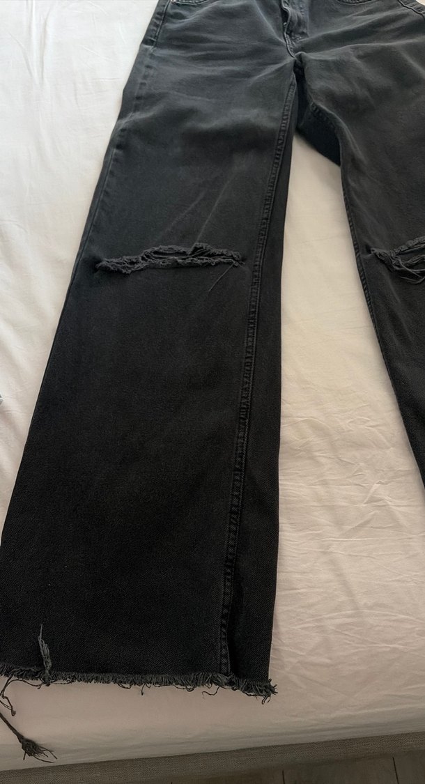 Siyah Yırtık Detaylı Kadın Jean - Görsel 2