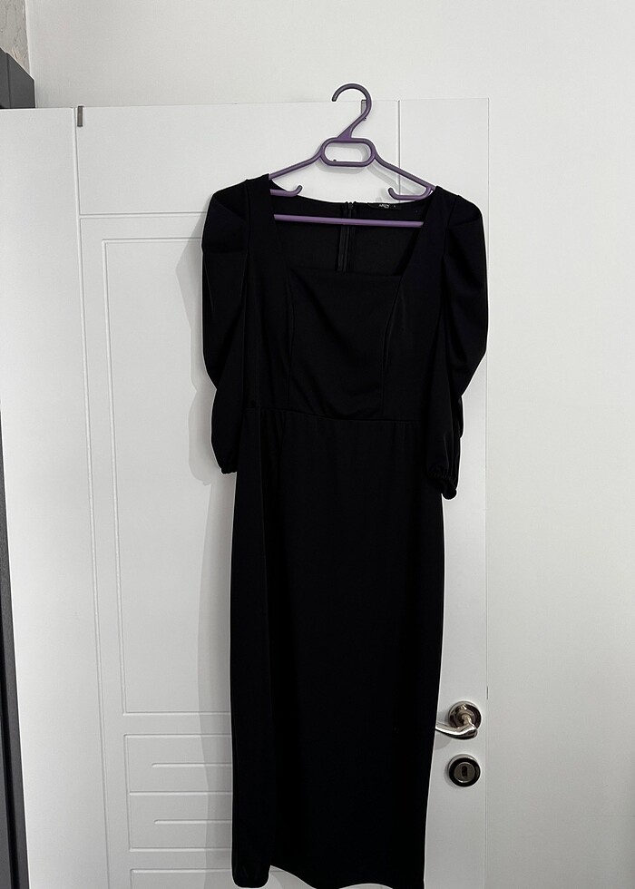 Siyah az yırtmaçlı yarım kol abiye - Görsel 5