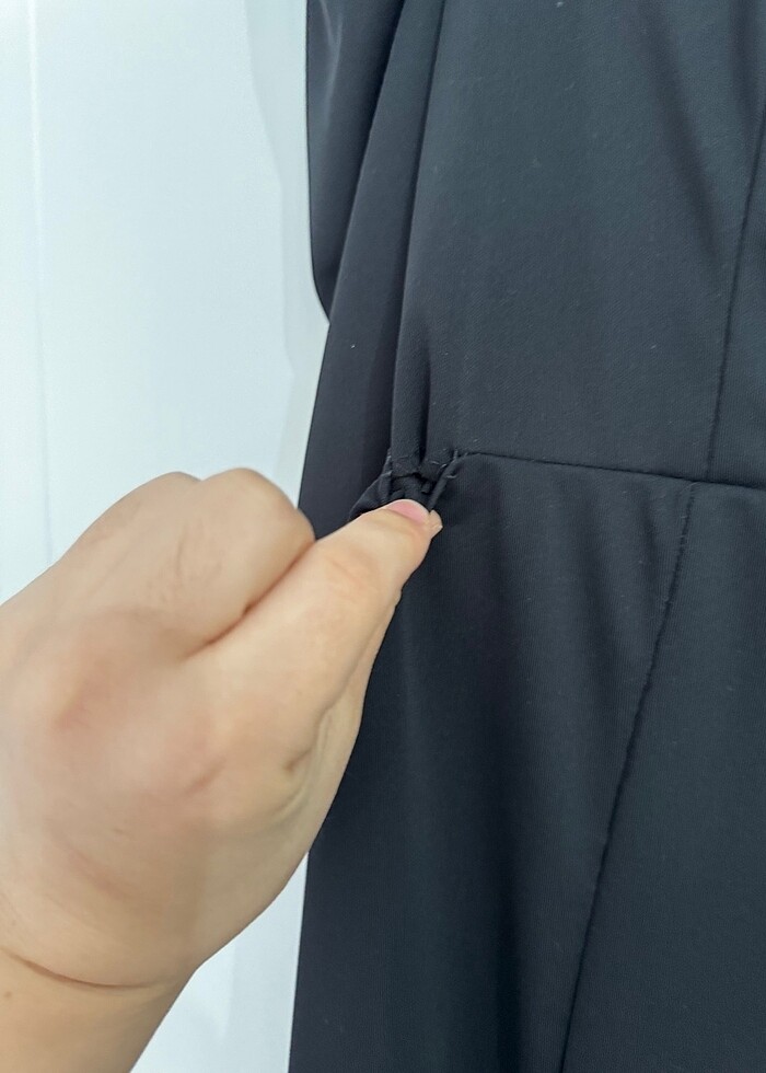 Siyah az yırtmaçlı yarım kol abiye - Görsel 3