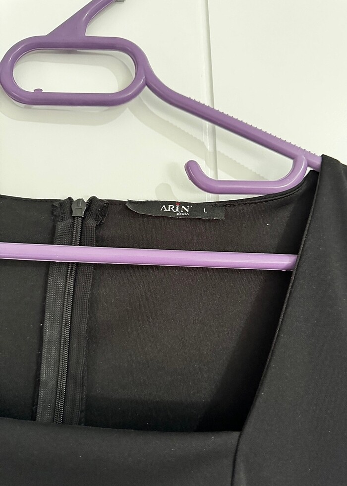 Siyah az yırtmaçlı yarım kol abiye - Görsel 2