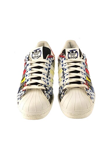 38,5 Beden Adidas Spor Ayakkabı %70 İndirimli.