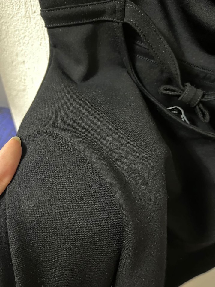 Arka dekolteli siyah mini elbise - Görsel 3