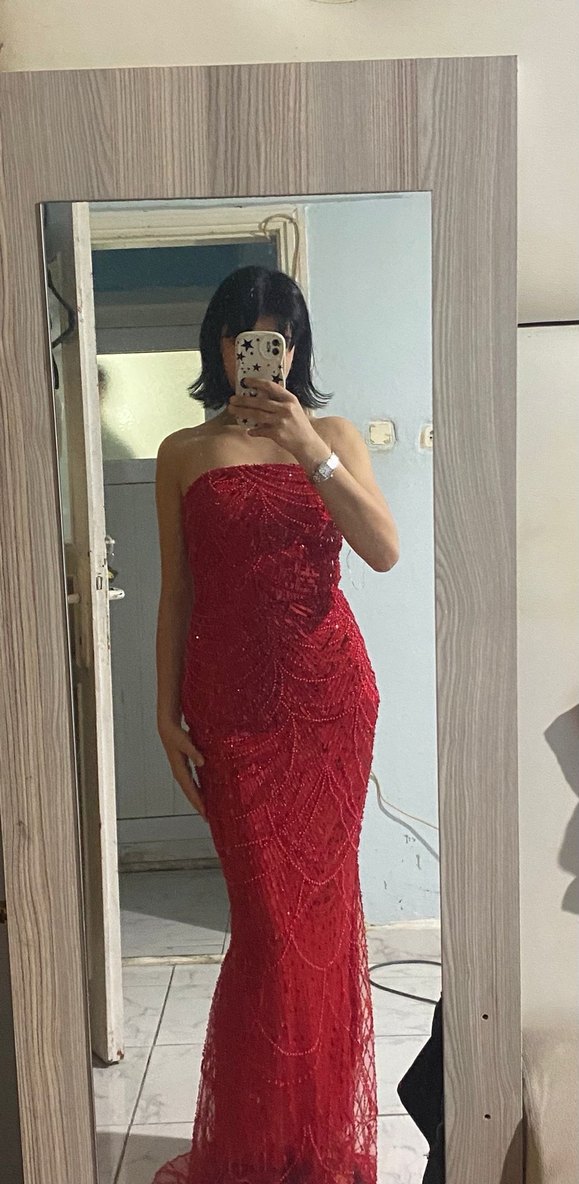 Kırmızı İşlemeli İncili Uzun Abiye Elbise - Görsel 2