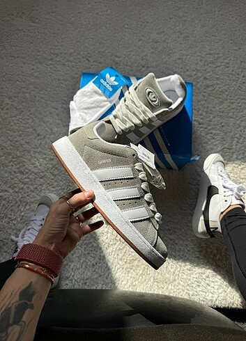 Adidas campüs