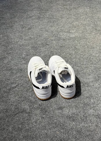 39 Beden beyaz Renk NIKE SB DUNK LOW
