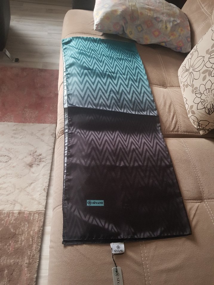 Siyahve Yeşil karışımlı zigzag desenli şal - Görsel 2