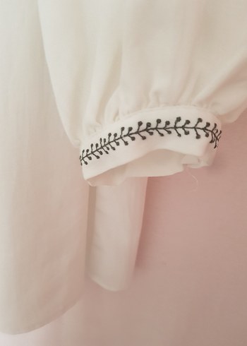 Nakışlı, Fırfırlı Beyaz Uzun Kollu Tunik - Görsel 4