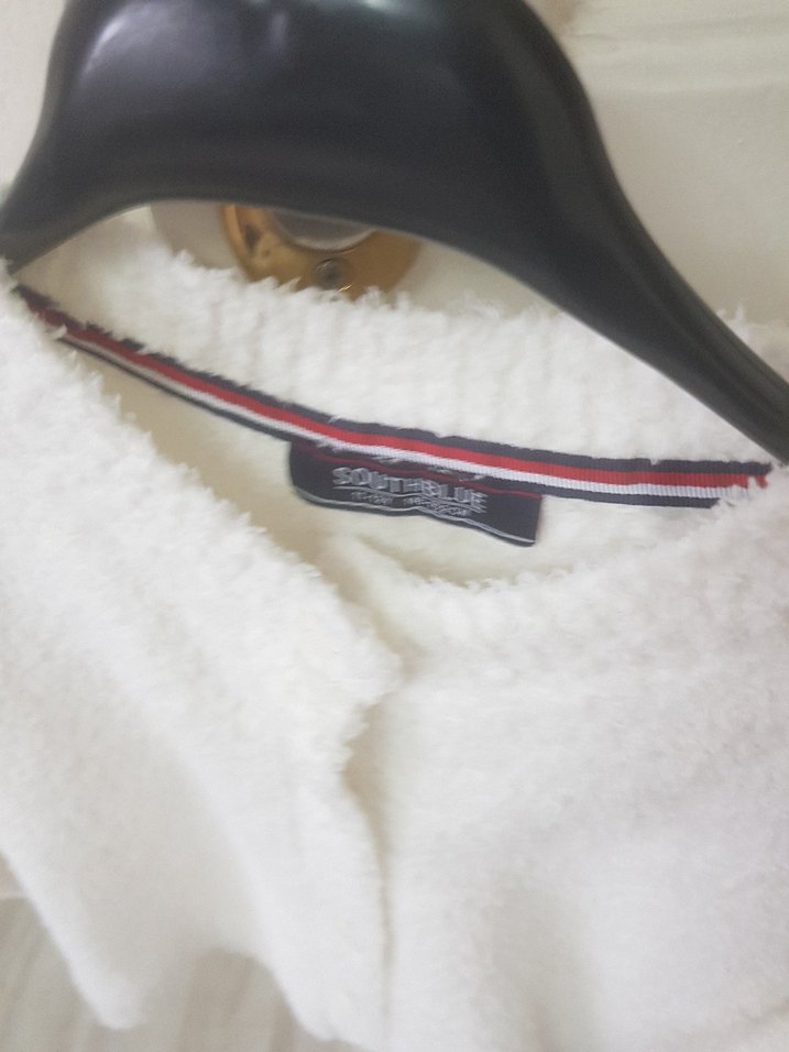 Beyaz Düğmeli Kız Çocuk Hırka - Görsel 3