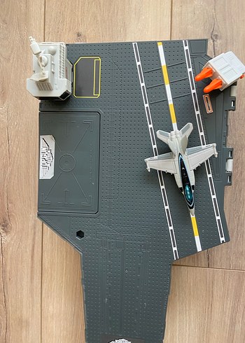 Matchbox Gri Model Uçak gemisi seti