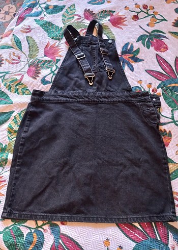 Standart Beden Beden Siyah Denim Askılı etek belden boy 44cm kalça 51cm bel 45 cm
