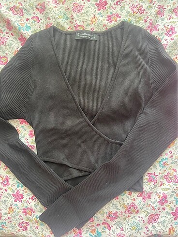stradivarius uzun kollu crop top