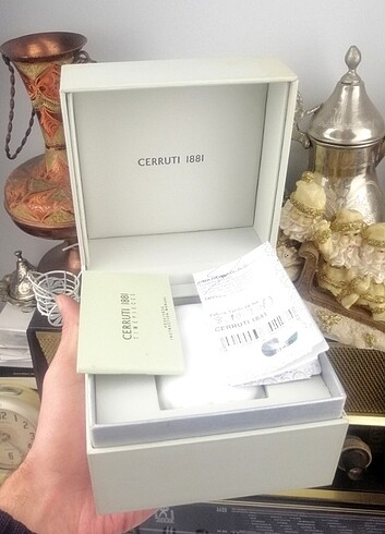 Cerruti saat kutusu