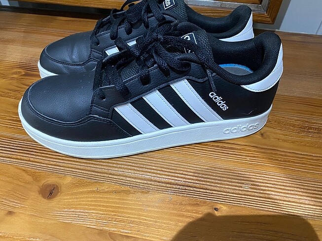 39 Beden Adidas Klasik Kadın Ayakkabı