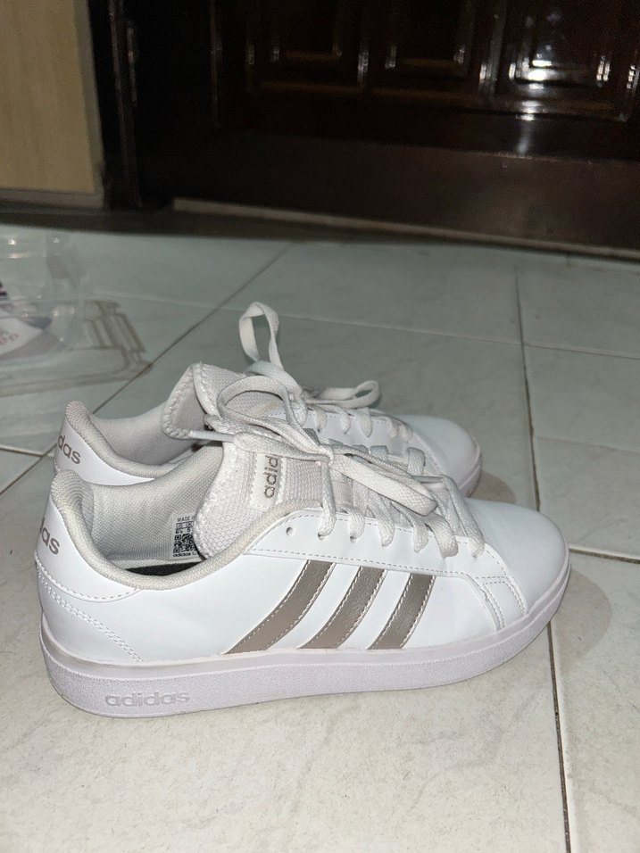 Beyaz Adidas Kadın Spor Ayakkabı - Görsel 3