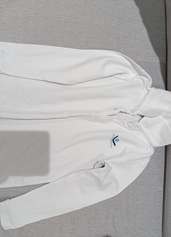 İstek okulu Lacoste 