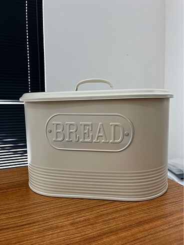 E-03 Krem oval ekmeklik