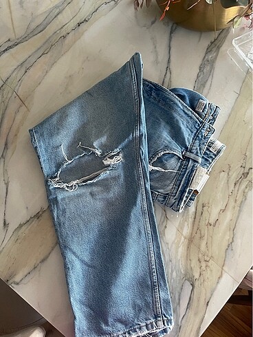 Bershka mom fit jean