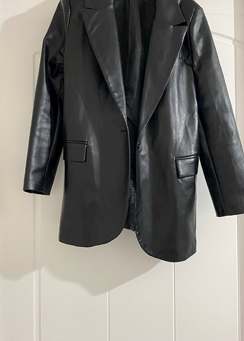 Kadın Siyah Deri Midi Ceket kolları düğmeli - Görsel 3