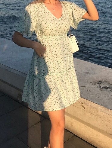 Zara Mini çiçekli elbise