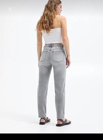 Pull and Bear Comfort Mom jean