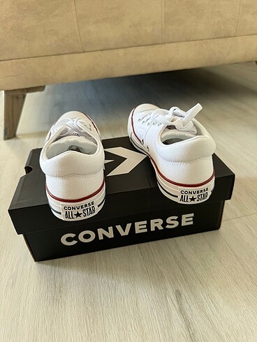 36,5 Beden Converse Beyaz Ayakkabı