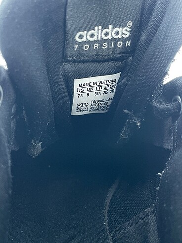 40 Beden siyah Renk Adidas Spor Ayakkabı %70 İndirimli.