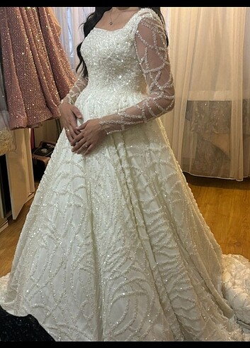 PRENSES MODEL KUYRUKLU TAŞLI GELİNLİK