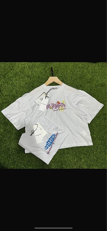 Les Benjamins Les benjamins Tshirt