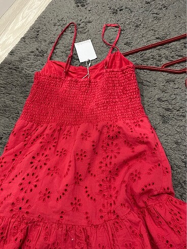 m Beden kırmızı Renk bershka elbise