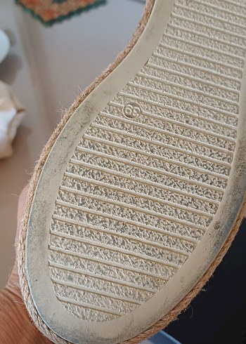 39 Beden Sarı Dolgu Topuklu Kadın Terlik