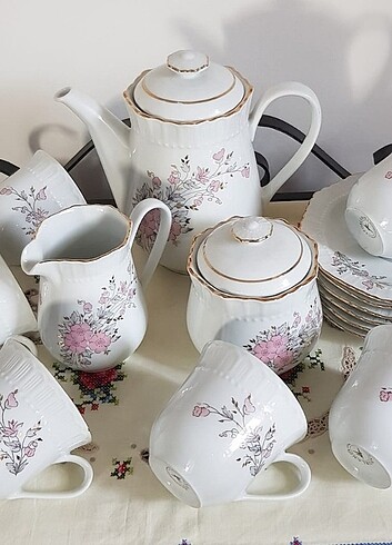 PORLAND PORSELEN ÇAY SETİ. TAM SETTİR.