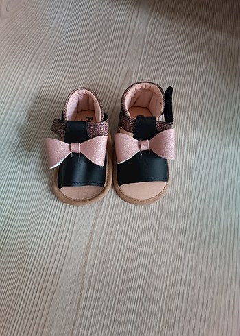 Kız Çocuk Pembe Fiyonk Detaylı Terlik