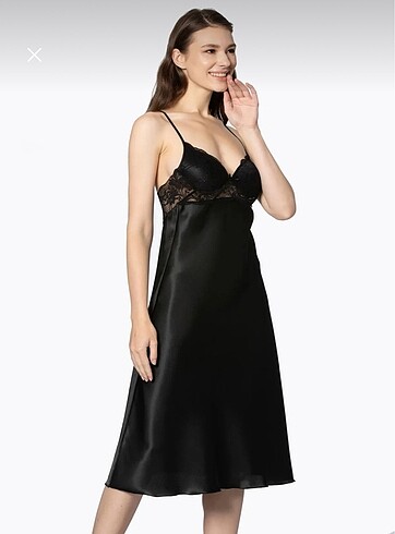 m Beden Pierre Cardin Saten Dantelli Gecelik Sabahlık Takımı