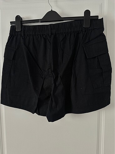 LC Waikiki Yanları cepli mini şort