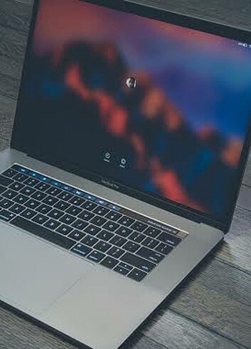 MacBook Pro 2018 Yeni Gibi!!