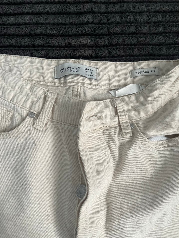 Düğmeli Beyaz Midi Kot Pantolon - Görsel 3