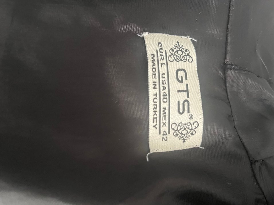 Siyah Kadın Kapüşonlu Kısa Mont - Görsel 2