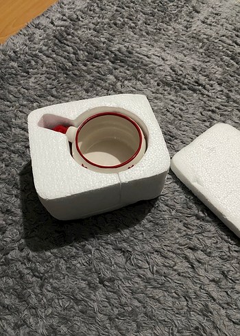 Kırmızı Kalp Desenli Beyaz Seramik Kupa - Görsel 5