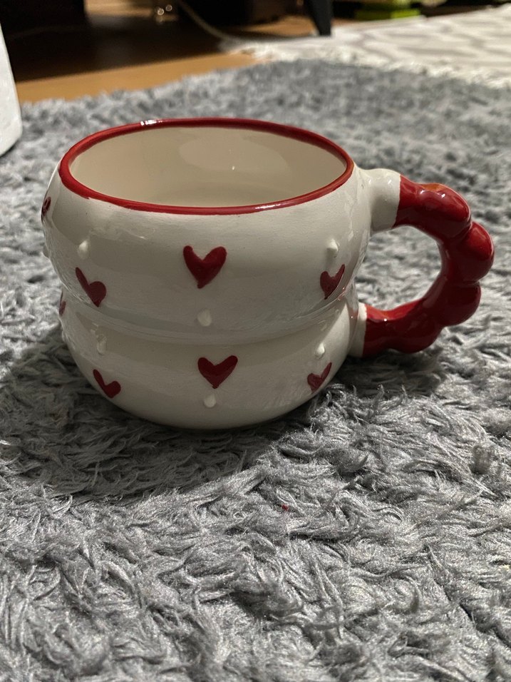 Kırmızı Kalp Desenli Beyaz Seramik Kupa - Görsel 2