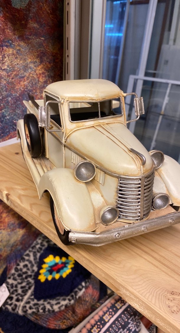 Beyaz Retro Oyuncak Kamyonet - Görsel 3